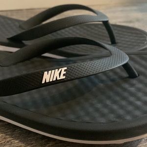 Nike flip flops